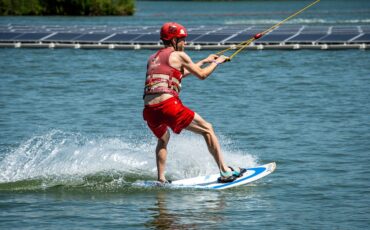 cable-skiing-8094938_960_720.jpg